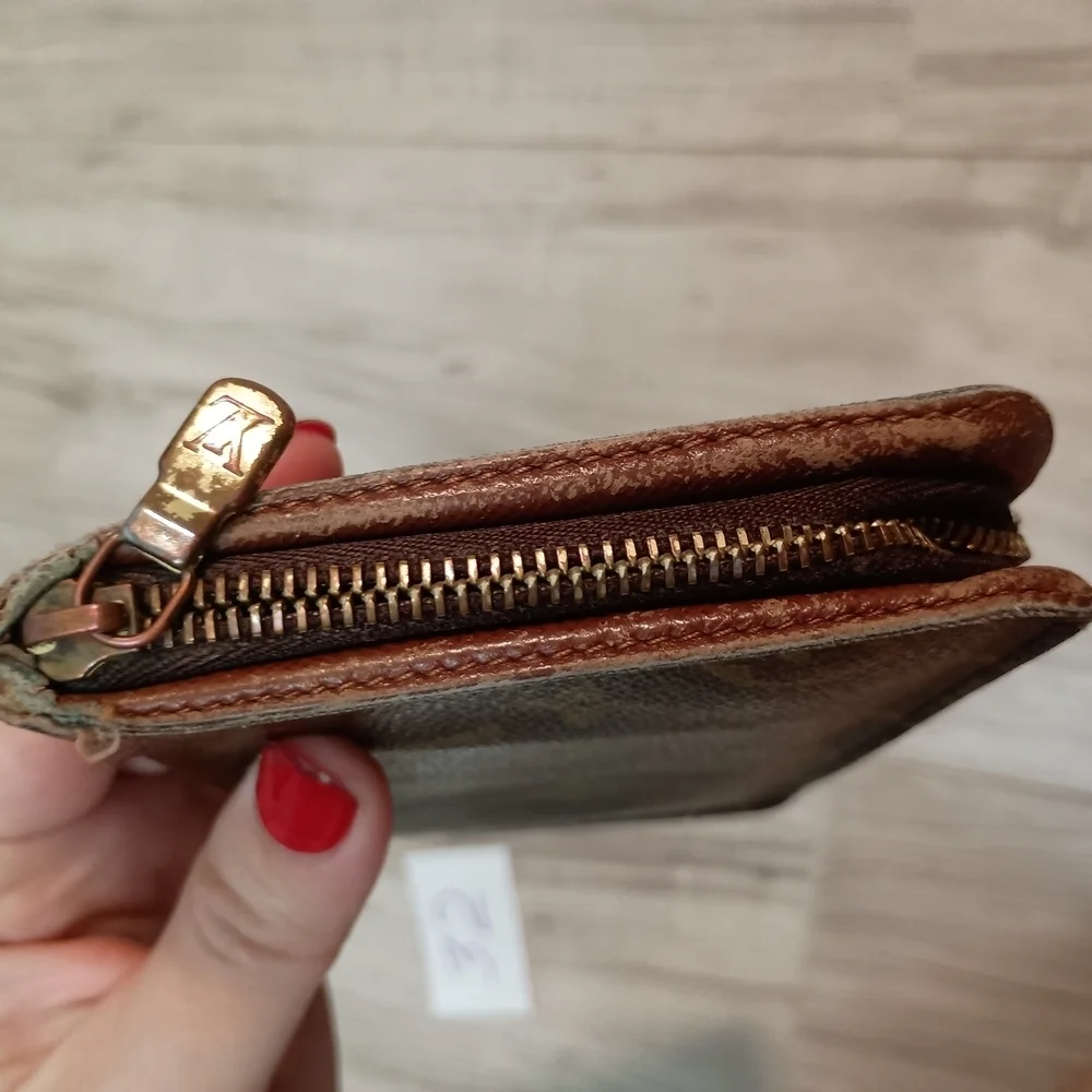 Louis Vuitton Long Round zipper Monogram Wallet